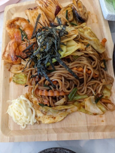 อาหาร หรือ เครื่องดื่ม