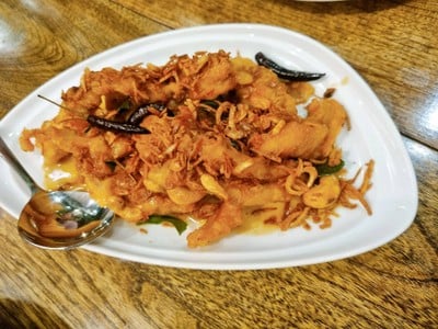 ไก่เส้นน้ำมะขาม