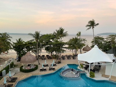 สระว่ายน้ำ/ชายหาด