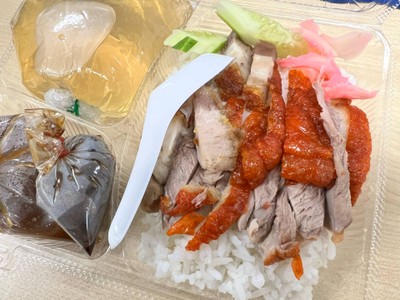 ข้าวหน้าเป็ดย่างหมูกรอบ