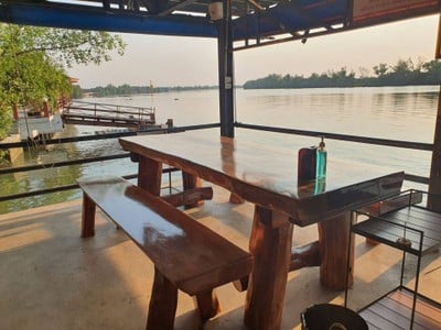 บรรยากาศ บ้านนายถึก ร้านอาหาร -