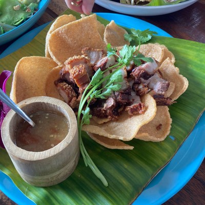 หมูอบเตาดิน