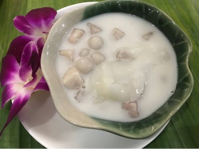 บัวลอยเผือกมะพร้าวอ่อน