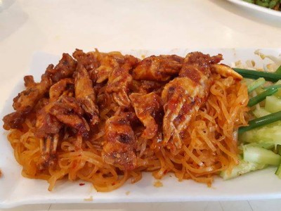 เส้นจันท์ผัดปู (กล่องใหญ่ สำหรับไม่เกิน 3 ท่าน)