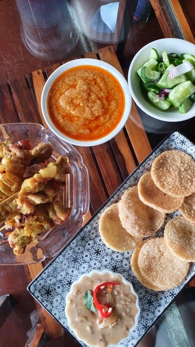 อาหาร หรือ เครื่องดื่ม