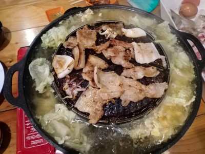 อาหาร หรือ เครื่องดื่ม