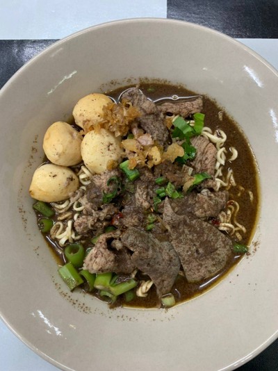 มาม่าหมู พิเศษ