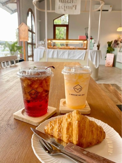 ครัวซองต์, เมล่อนปั่น, Cola Granate 