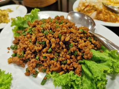 อาหาร หรือ เครื่องดื่ม