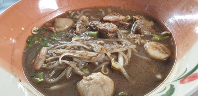 ก๋วยเตี๋ยวเรือเนื้อพิเศษ