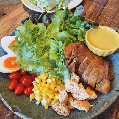 Farm to Table ไฮด์เอาท์