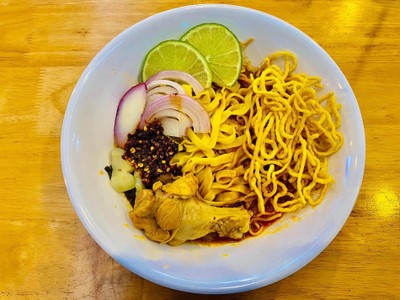 ข้าวซอยไก่