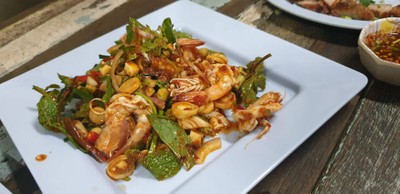 พล่ากุ้งสมุนไพร