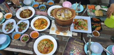 อาหาร หรือ เครื่องดื่ม