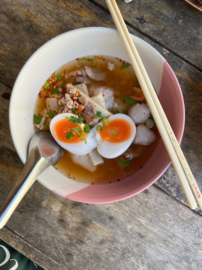 ก๋วยเตี๋ยวปากหม้อต้มยําไข่ธรรมดา