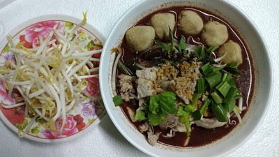 เส้นเล็กนํ้าเงี้ยว