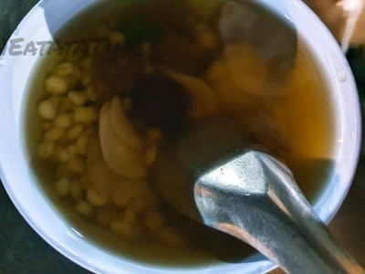 อาหาร หรือ เครื่องดื่ม