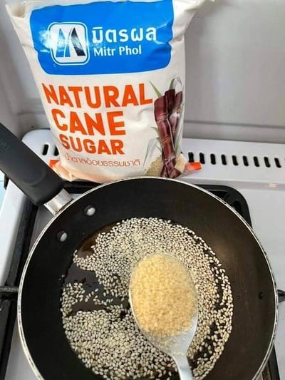 วิธีทำ ไก่อบชานอ้อย น้ำจิ้มน้ำตาลเคี่ยวงาขาว