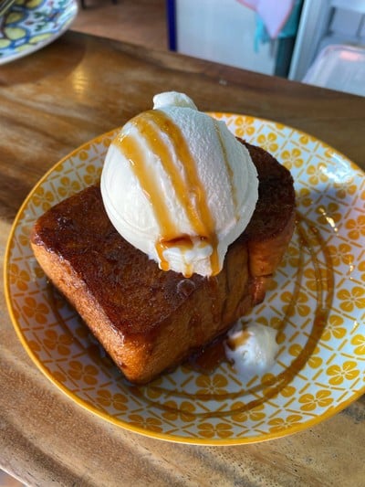 Burnt butter toast with Hokkaido milk ice cream