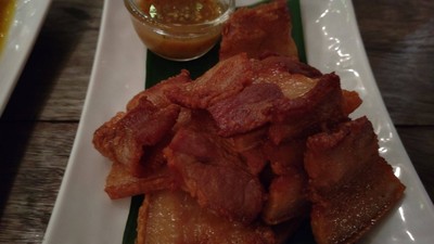 หมูสามชั้นทอดน้ำปลา