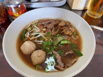 ก๋วยเตี๋ยวเนื้อตุ๋น