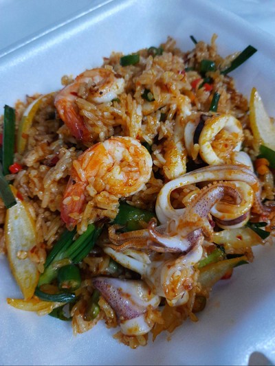 ข้าวผัดต้มยำทะเล