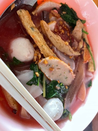 เส้นใหญ่เย็นตาโฟ