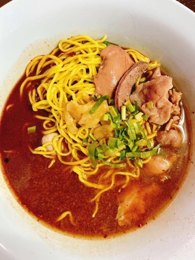 เมนูของร้าน ก๋วยเตี๋ยวเรือริมทาง