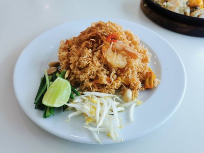 หมี่กรอบไทยกุ้งสด