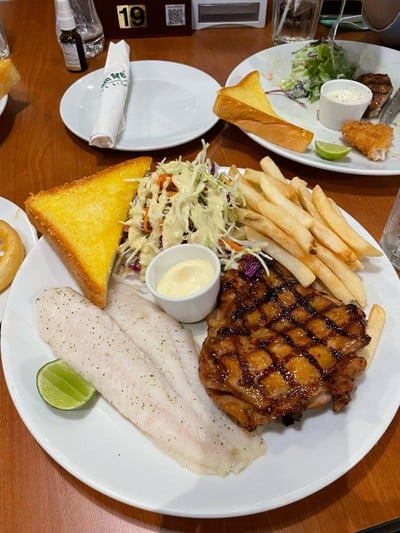 เมนูของร้าน Eat Am Are เซ็นเตอร์วัน