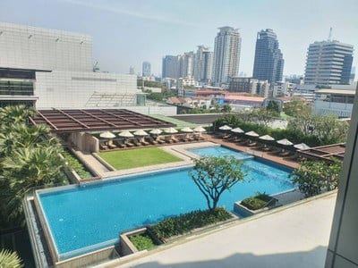 Pullman King Power Bangkok Hotel
