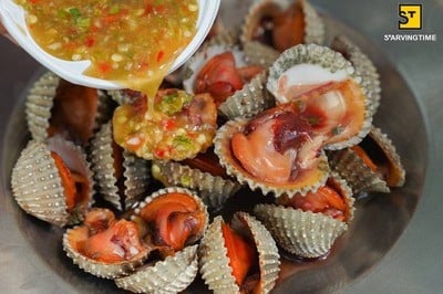 สดสะอาด น้ำจิ้มสดเด็ด 180-
- หอยเเครงลวก1 ชุด 
-น้ำจิ้มซีฟู๊ด +หมี่ลวก + ผักสด