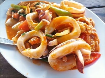 บ้านไม้ริมน้ำ แปดริ้ว