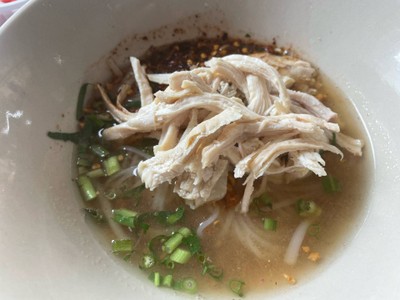 ก๋วยเตี๋ยวไก่ฉีก