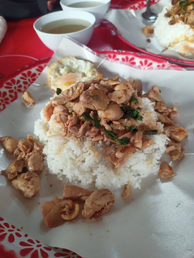 กะเพราหมูสับ ไก่สับ