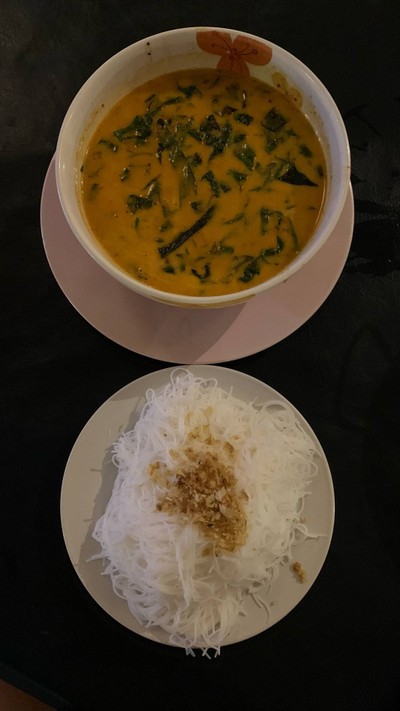 แกงคั่วเนื้อปู+หมี่ลวก