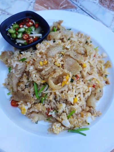 ข้าวผัดกากหมู