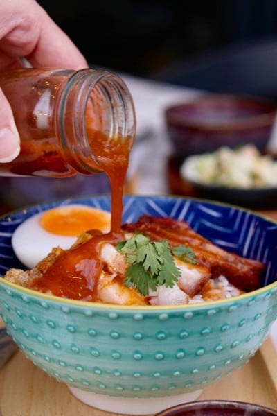 เมนูของร้าน ข้าวด้งหมูแดง เตาถ่าน ศิริราช วังหลัง