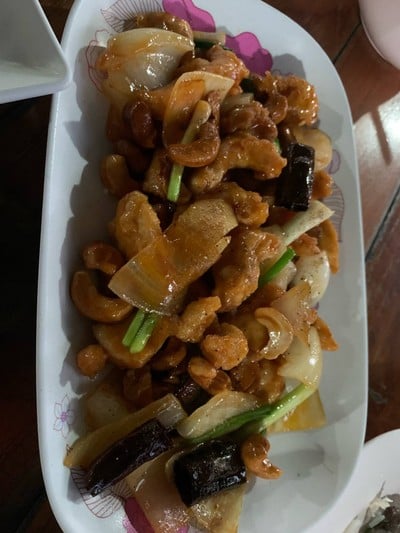 ไก่ผัดเม็ดมะม่วง