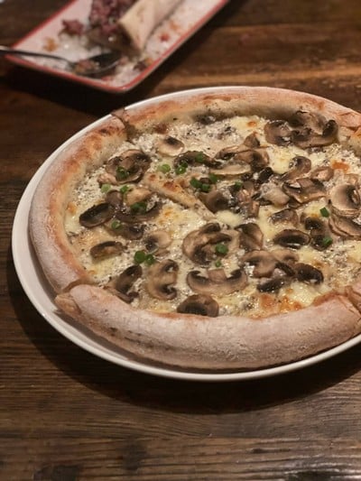 Tartofo nero pizza