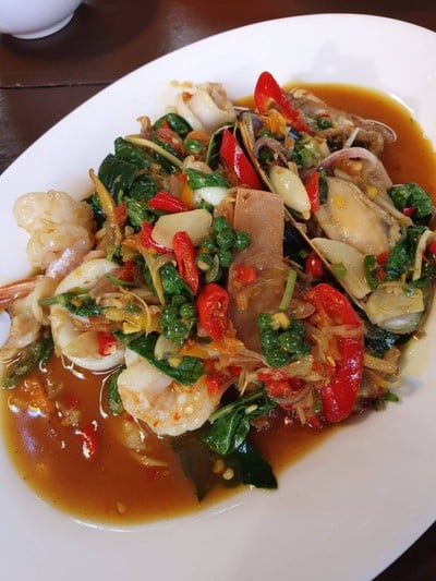 ผัดฉ่าทะเล