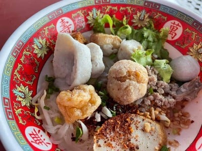 ก๋วยเตี๋ยวลูกชิ้นปลาคุณหมวย