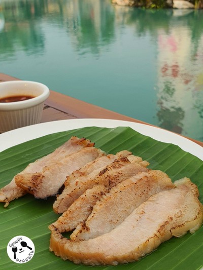 คอหมูย่างไฟลุก