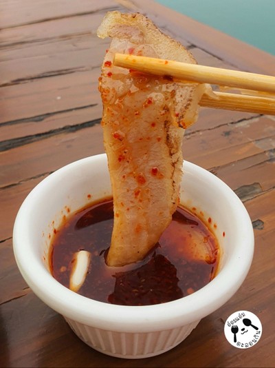 คอหมูย่างไฟลุก