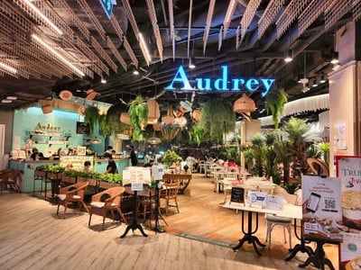 หน้าร้าน Audrey Cafe เซ็นทรัลพลาซ่า ลาดพร้าว ชั้น 4