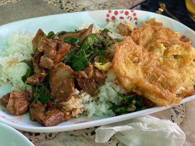 กระเพราหมูตุ๋น