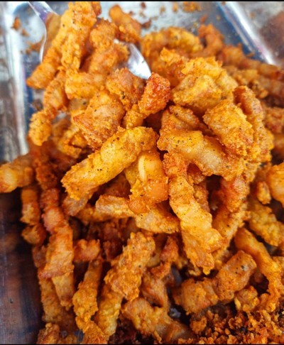 หมูทอด. คอนโด