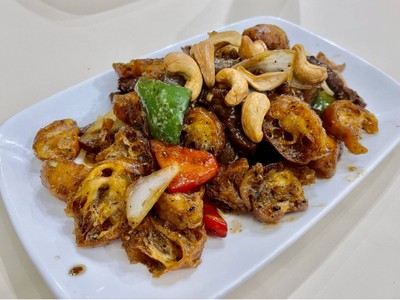 เนื้อแพะผัดปาท่องโก๋