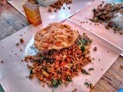 อาหาร หรือ เครื่องดื่ม