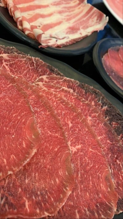 เนื้อหนอก